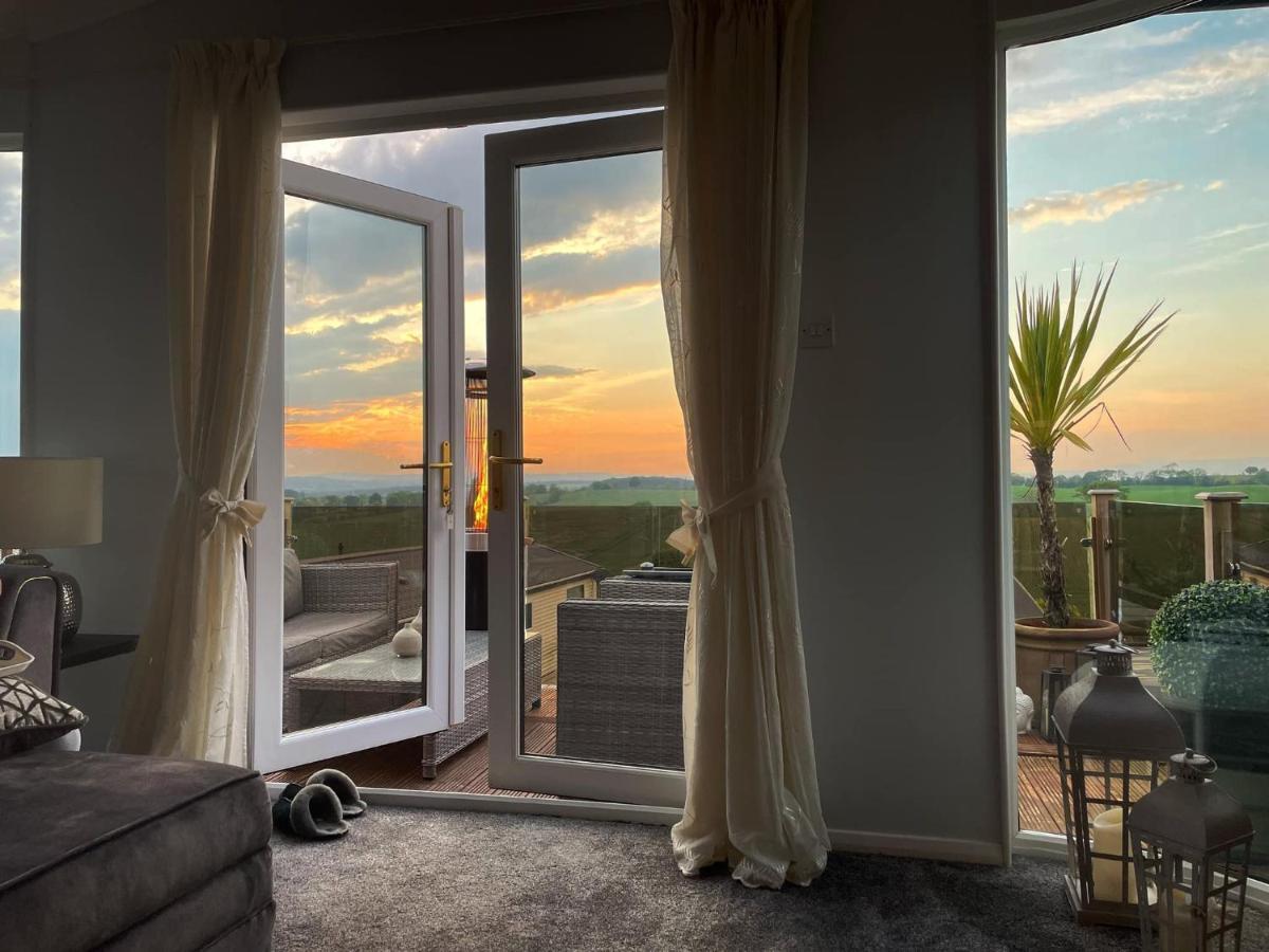 Ribble Valley Lodge Retreat Gisburn Bagian luar foto