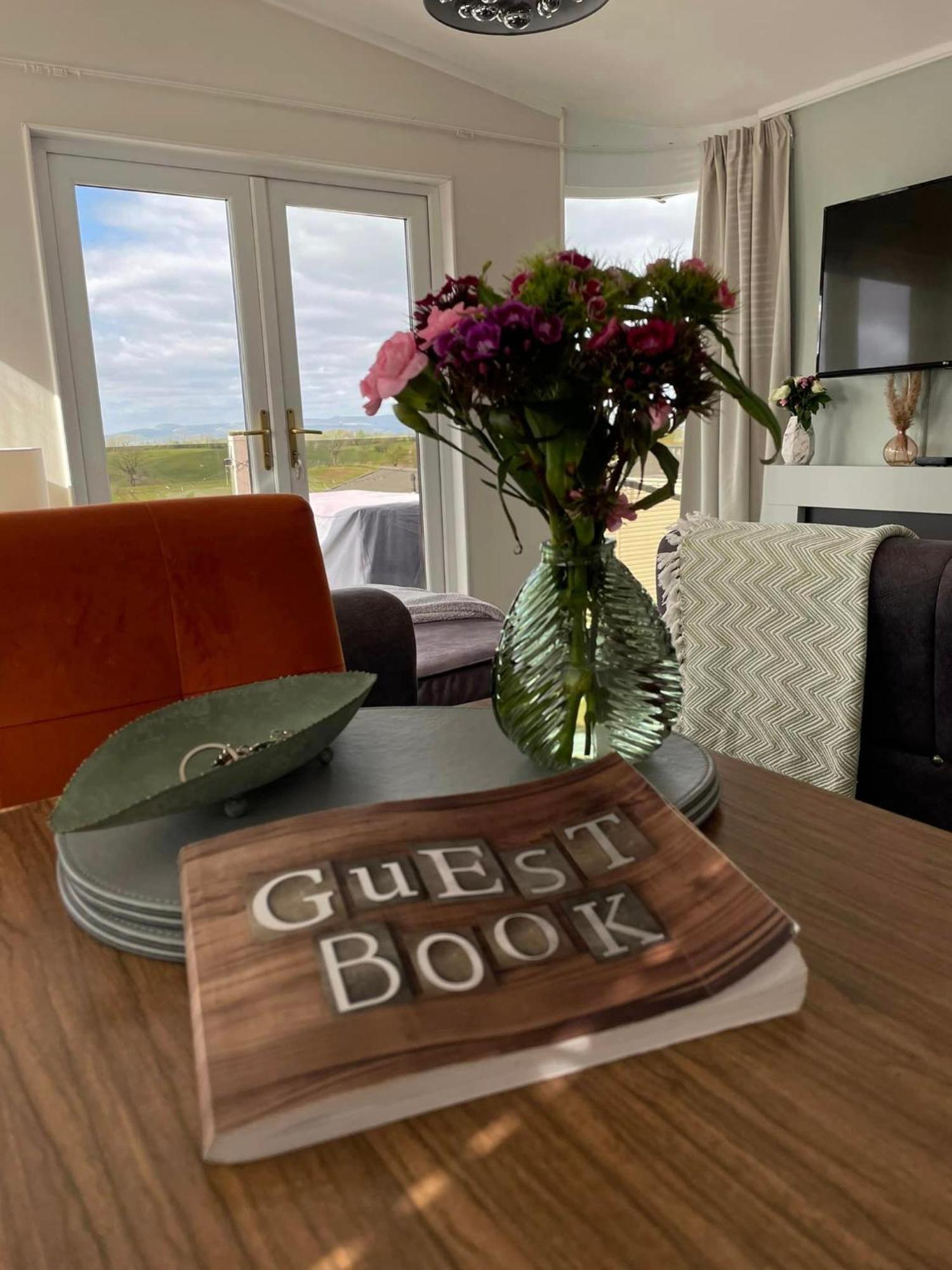 Ribble Valley Lodge Retreat Gisburn Bagian luar foto