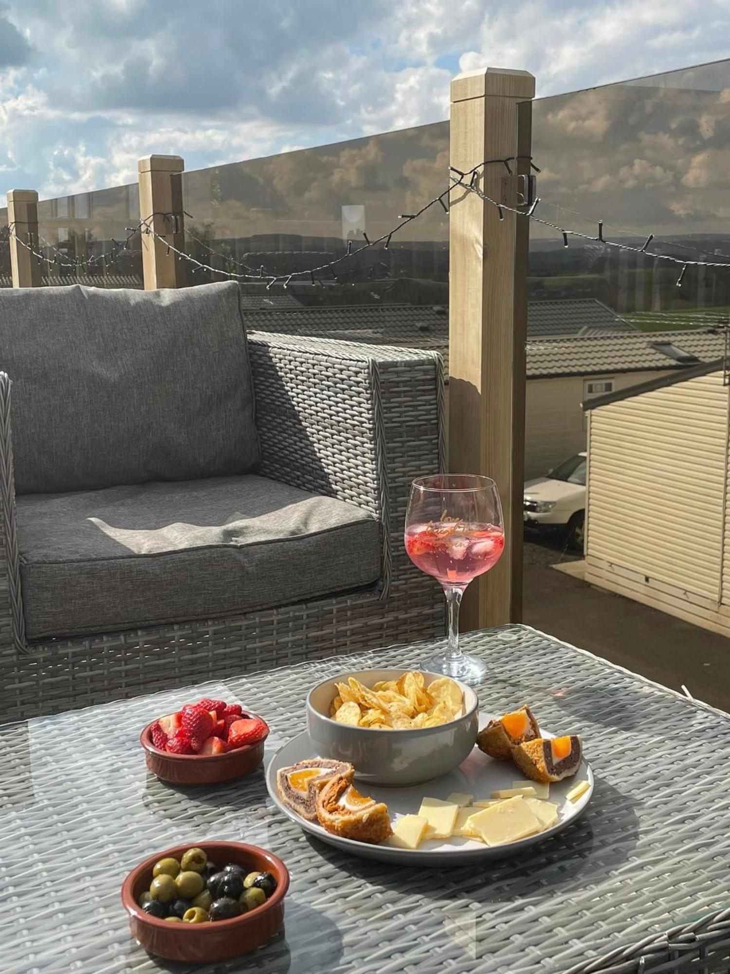 Ribble Valley Lodge Retreat Gisburn Bagian luar foto